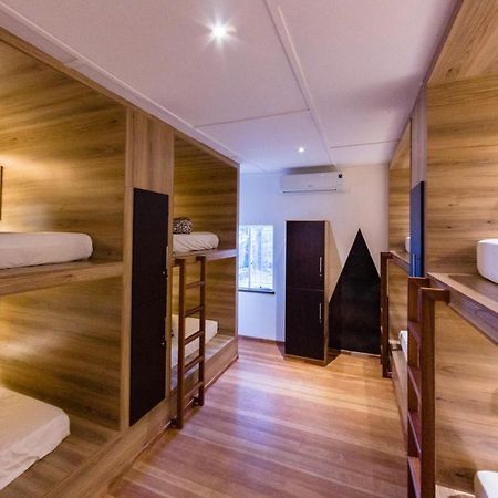Back2Roots Backpackers Hostel Уиндхоек Екстериор снимка
